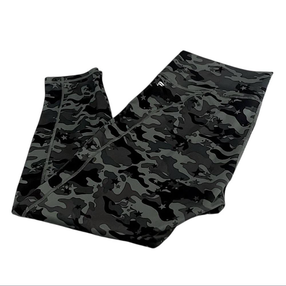 Power Hold Fabletics Woman Camo Star High Waisted Green Gray Cropped Leggings 34